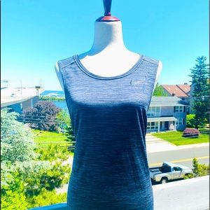 🏃🏻‍♀️Nike Pro Drifit Long Running/Workout Tank Top. Size XL, Gray/Black